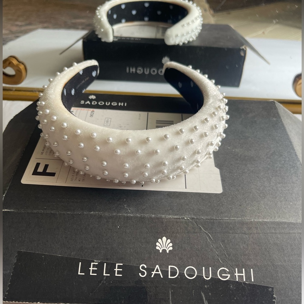 Lele Sadoughi White Faux Pearl Embellished Velvet Headband